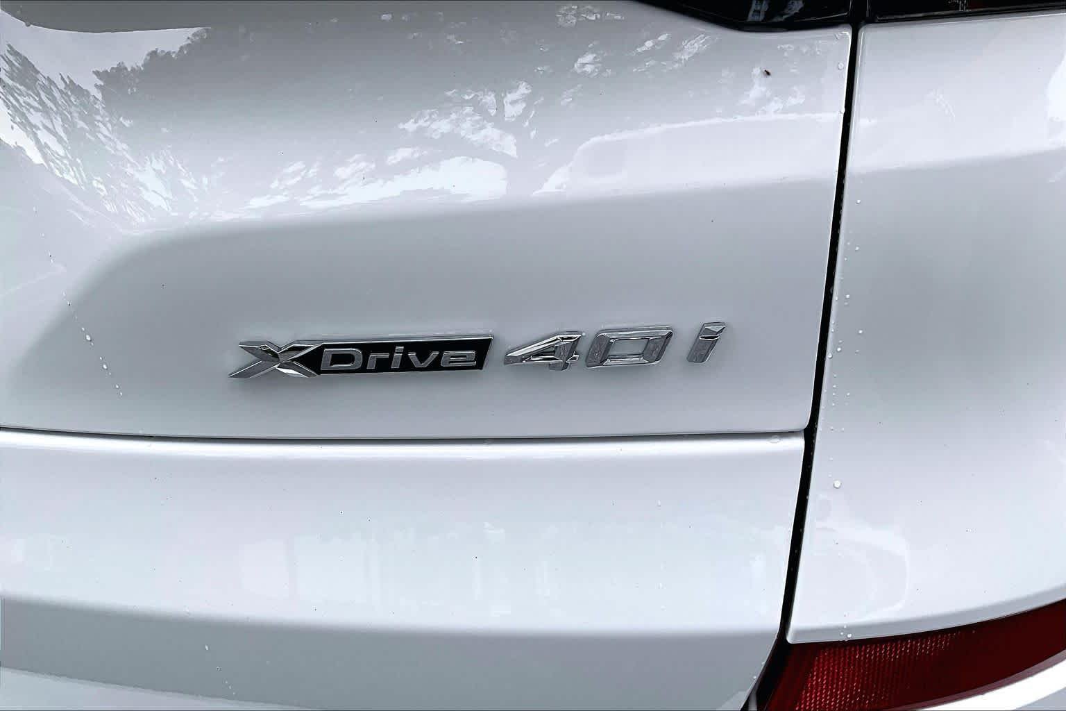 New 2026 Alpine White BMW xDrive40i image 15