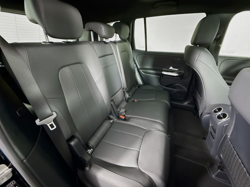 Used 2025 Black Mercedes-Benz GLB 250 image 27