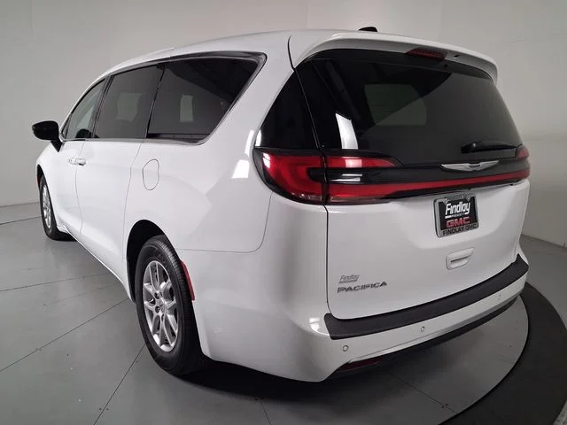 Used 2024 White Chrysler Touring L image 6