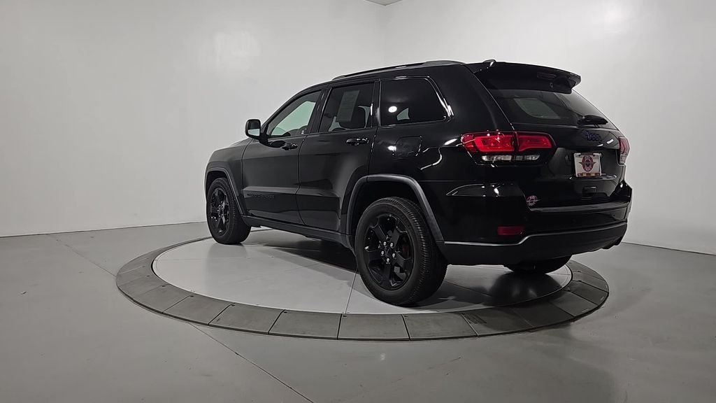 Used 2019 Black Jeep Laredo image 3