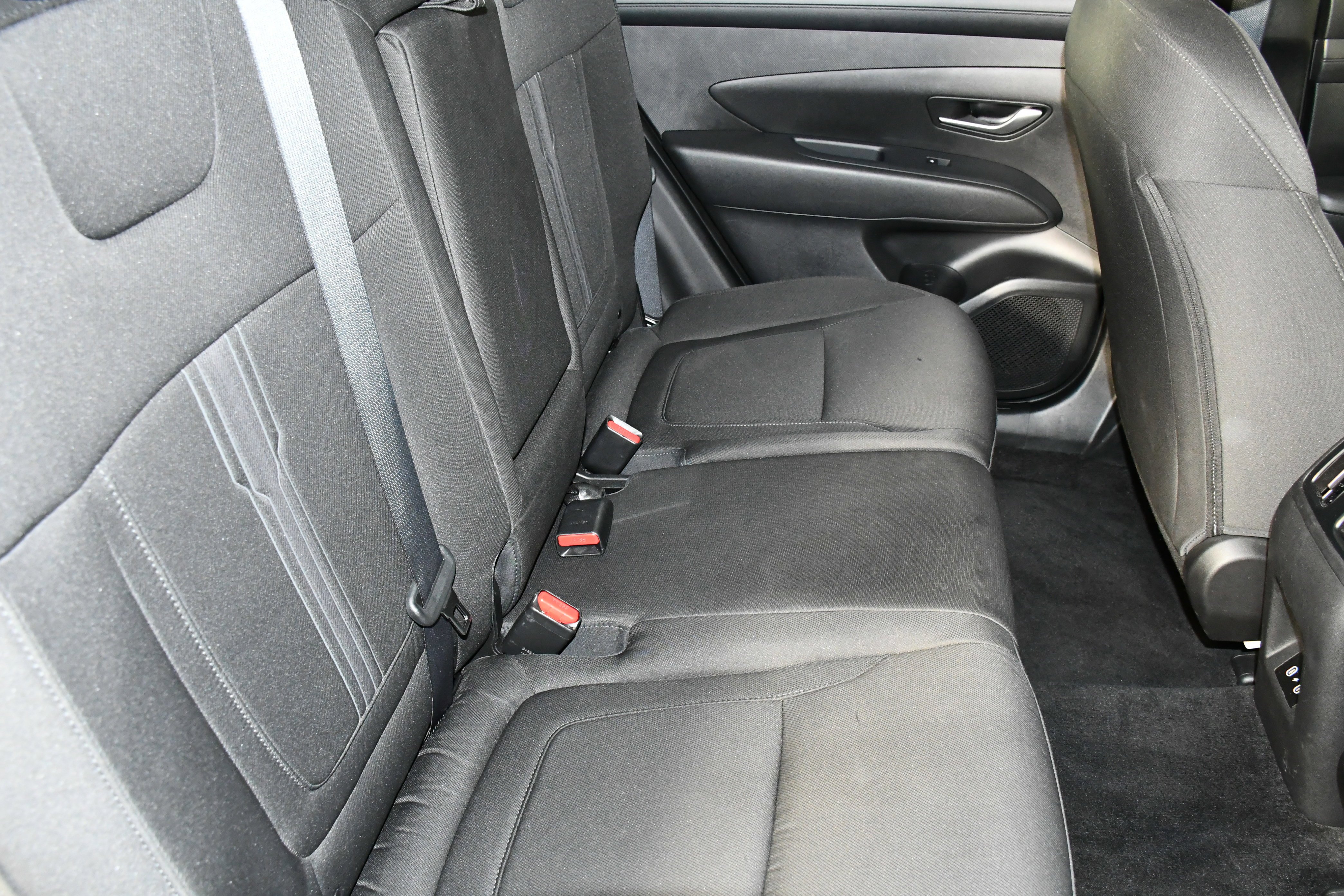 Used 2025 Shimmering Silver Hyundai SEL image 45