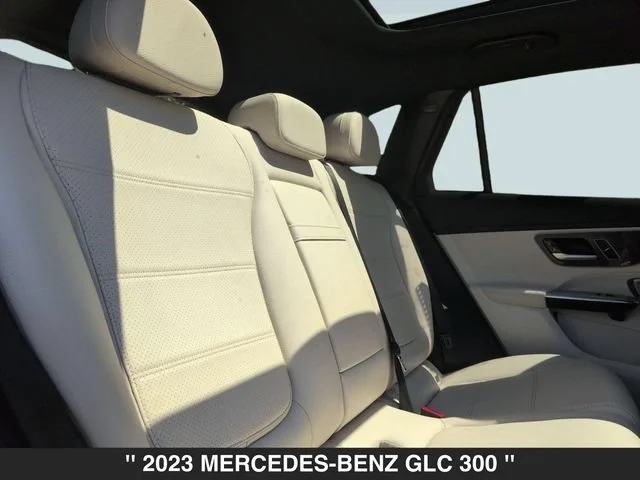 Used 2023 Black Mercedes-Benz 4MATIC® SUV image 30