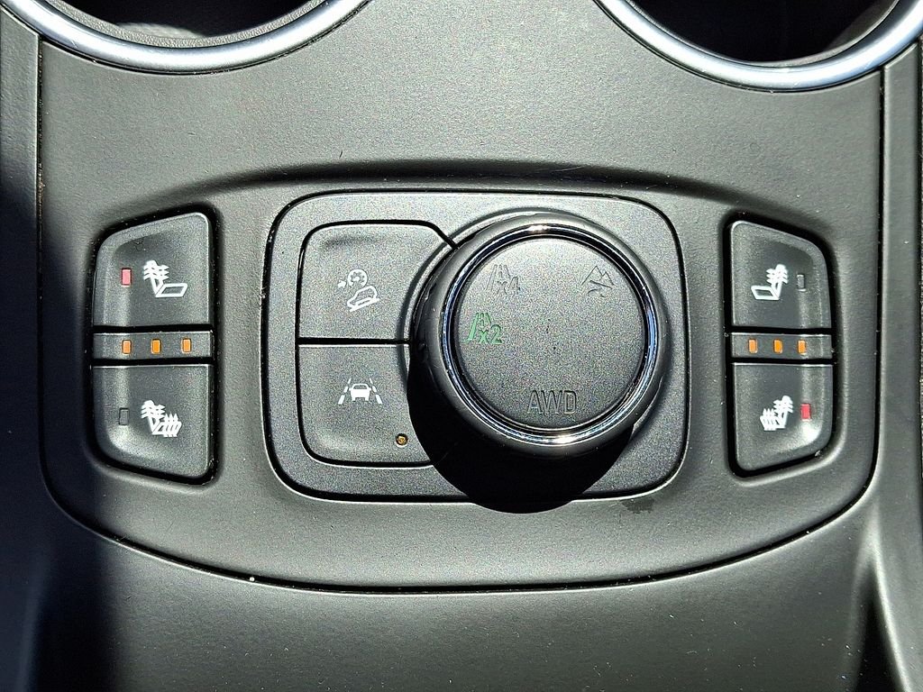 Used 2021 White GMC SLT image 23