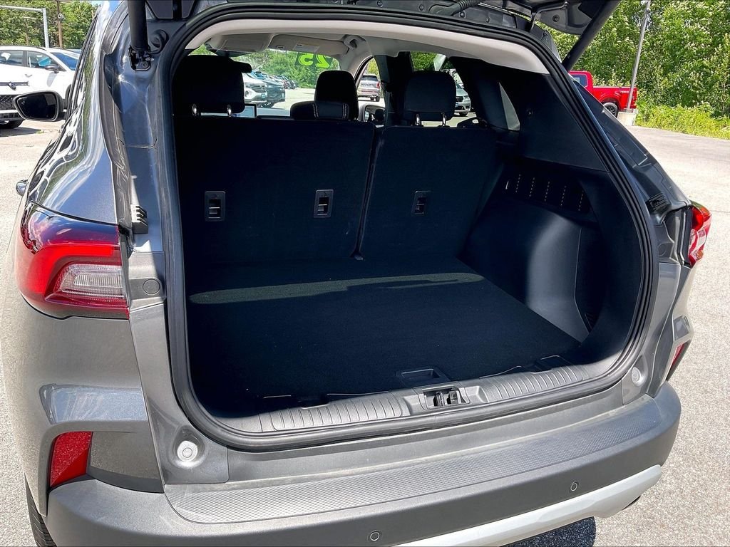 Used 2025 Carbonized Gray Metallic Ford Active image 34