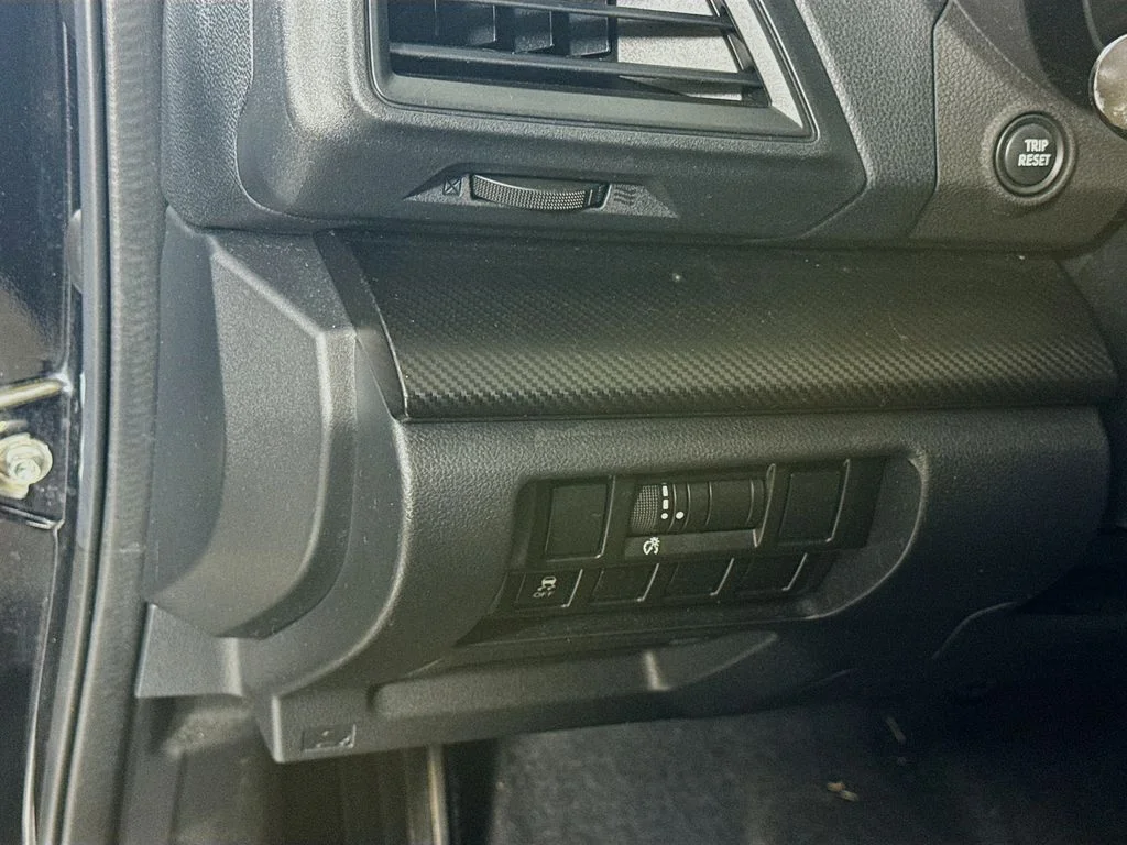 Used 2018 Black Subaru 2.0i image 10