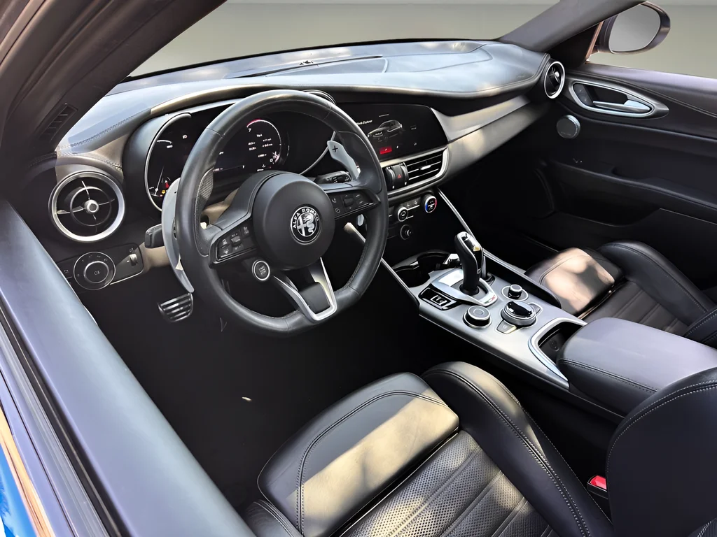Used 2024 Blue Alfa Romeo Veloce image 18