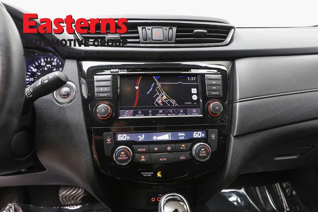 Used 2020 Gray Nissan SV image 12
