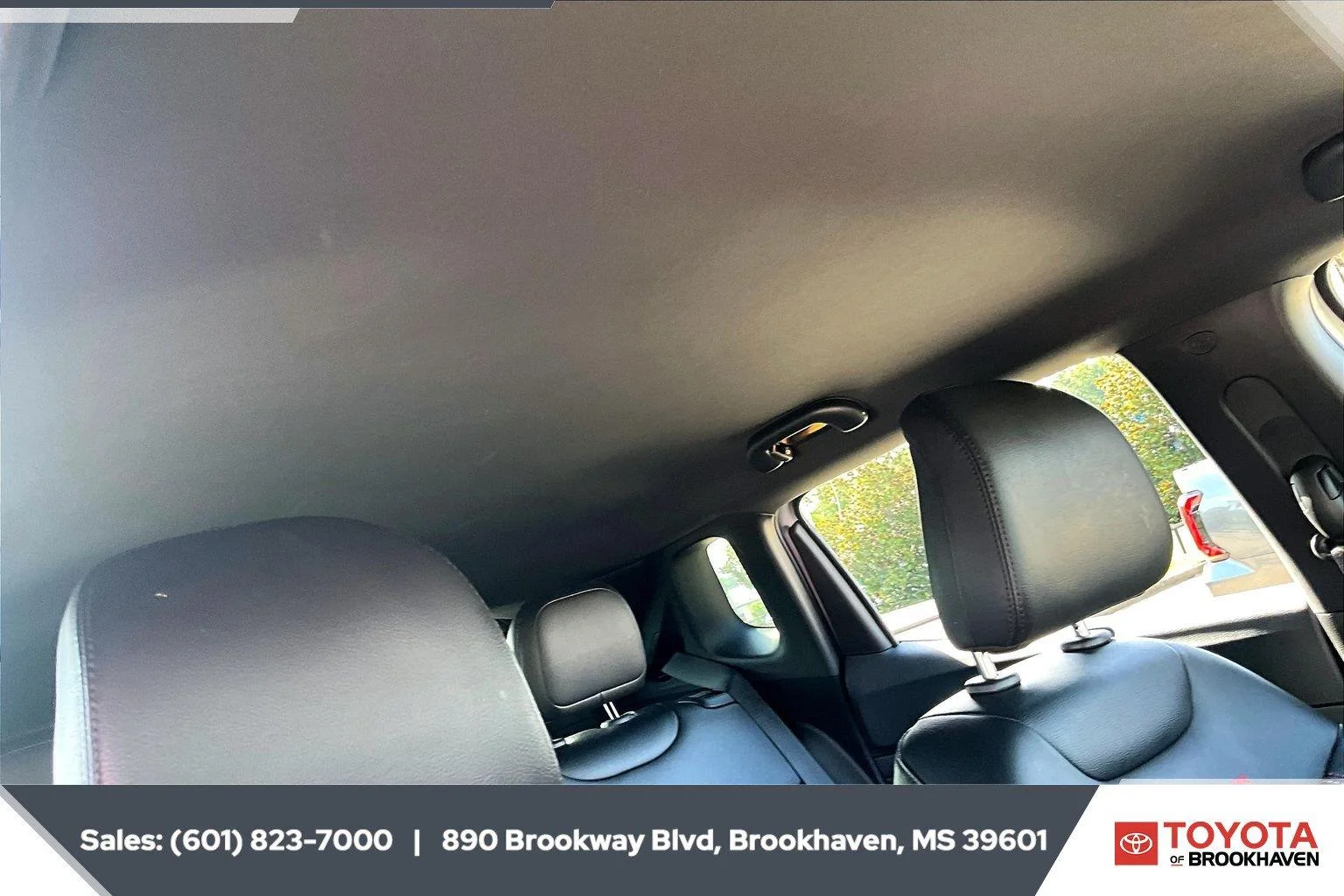 Used 2026 Silver Zynith Metallic Clearcoat Jeep Trailhawk image 16