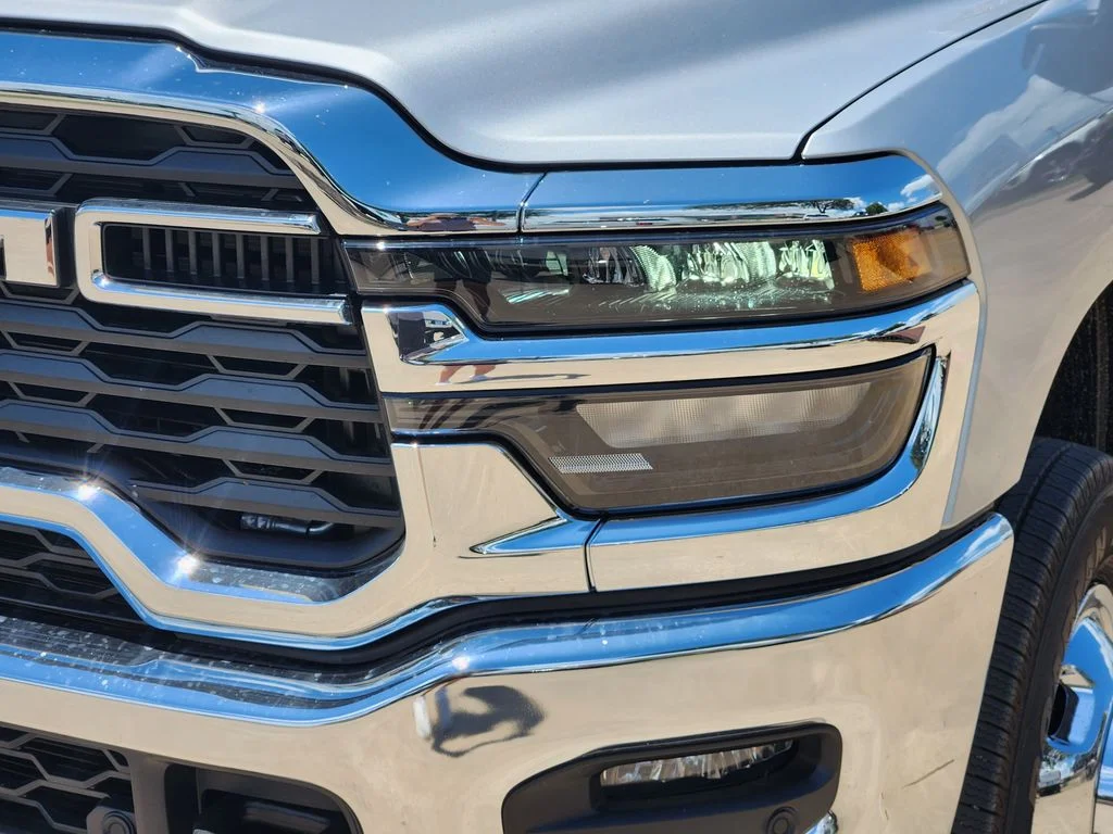 New 2026 Silver-Zynith Exterior Paint RAM Tradesman image 5