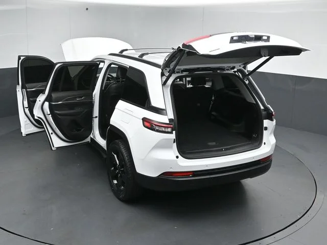 Used 2023 White Jeep Limited image 57