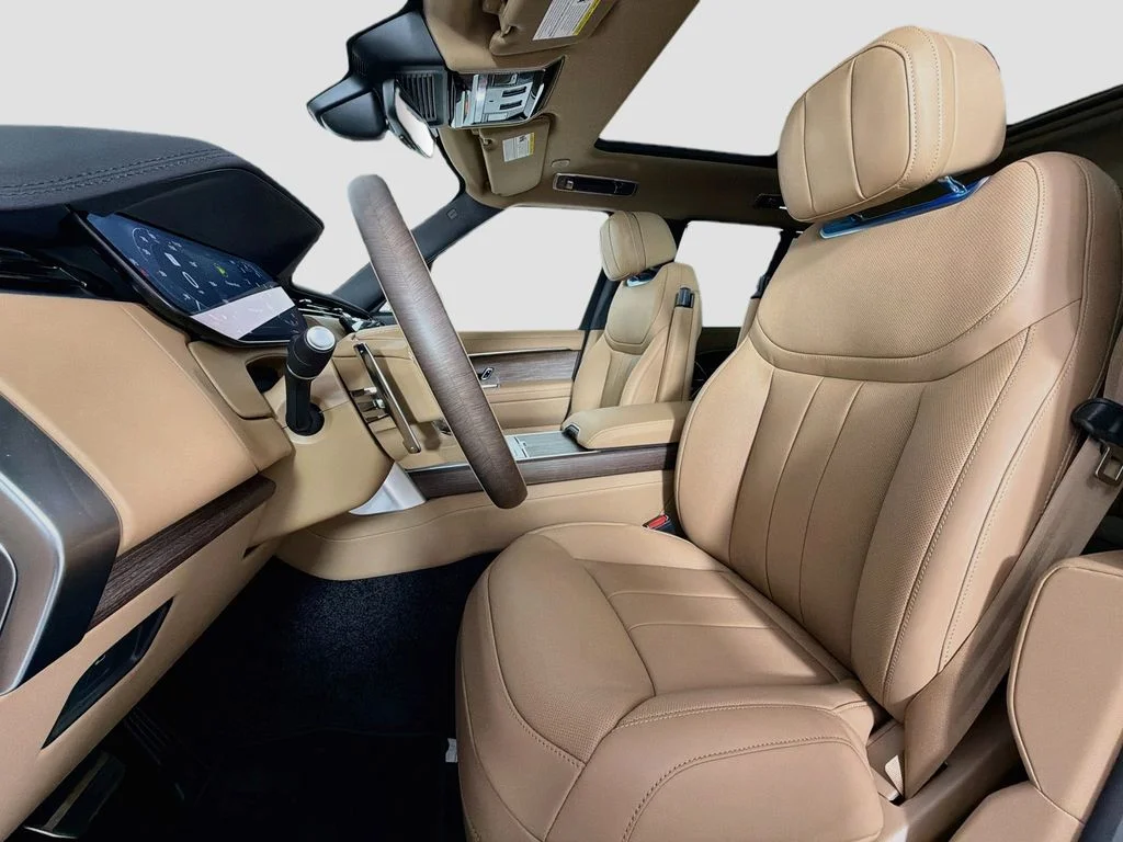 New 2026 Fuji White Land Rover SE image 22