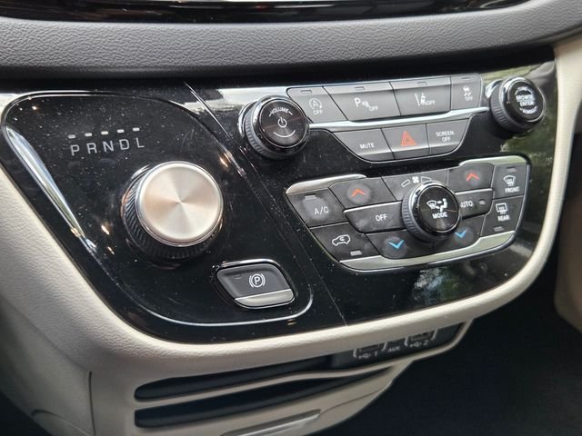 Used 2024 Black Chrysler Touring L image 11