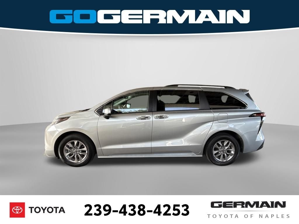 Used 2022 Silver Toyota XLE image 2