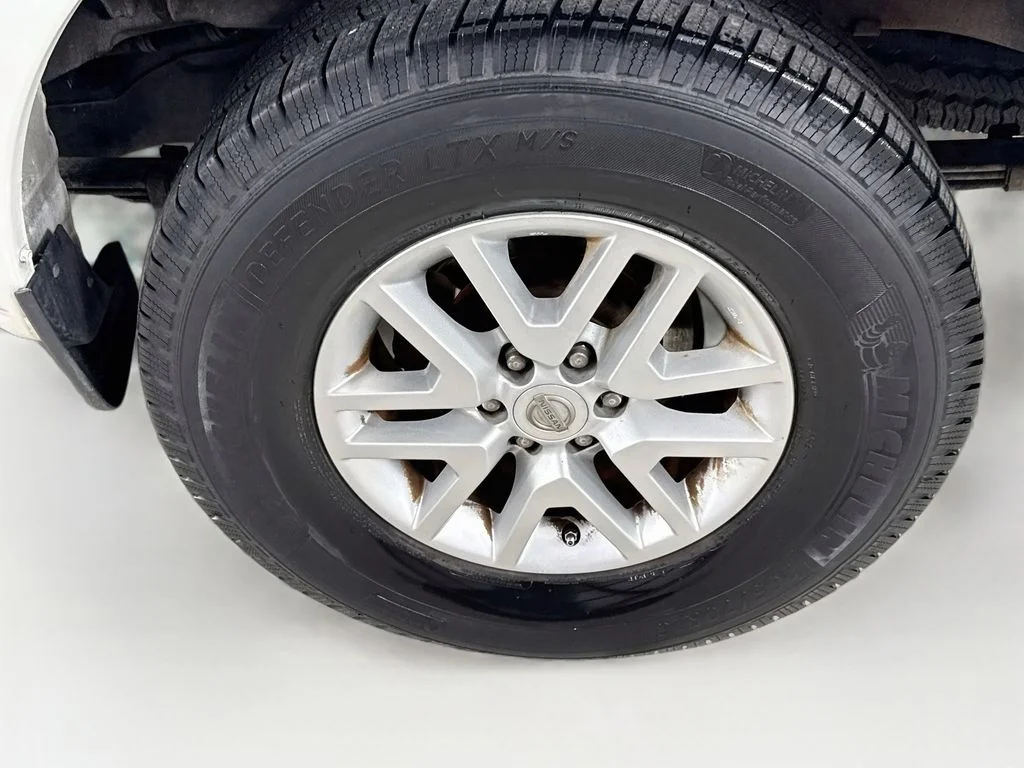 Used 2014 Glacier White Nissan SV image 34