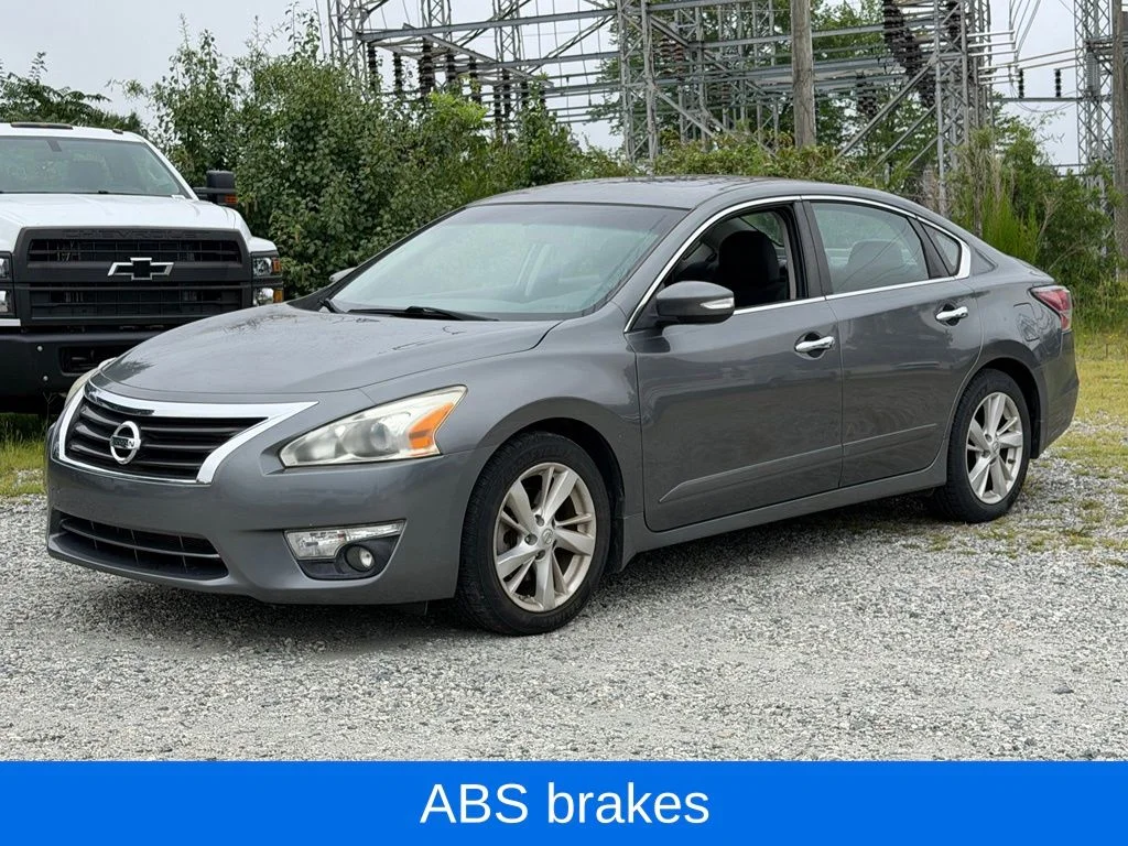 Used 2014 Gray Nissan 2.5 SV image 10