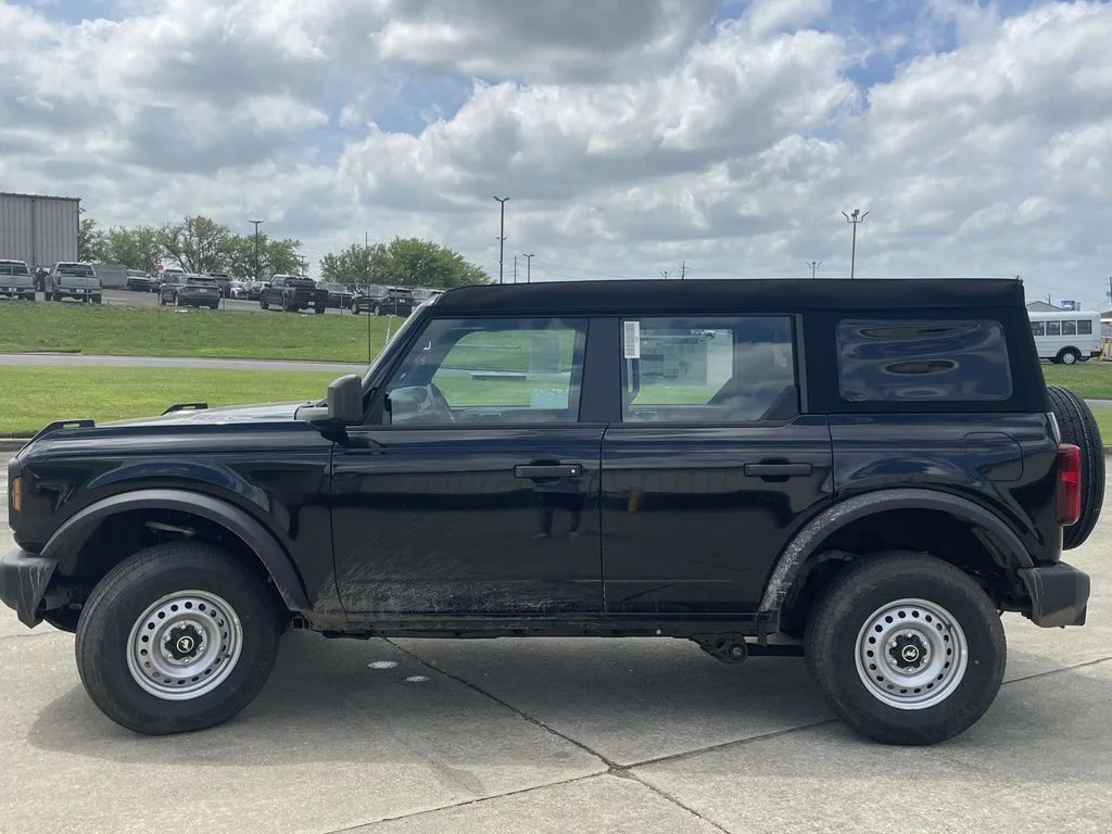 New 2025 Black Ford Base image 6