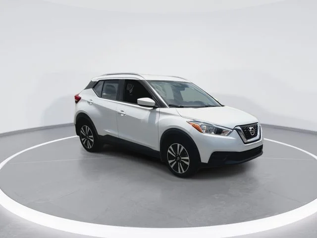 Used 2018 White Nissan SV image 2