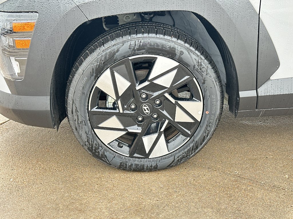 Used 2025 Cyber Gray Metallic Hyundai SEL Convenience image 3