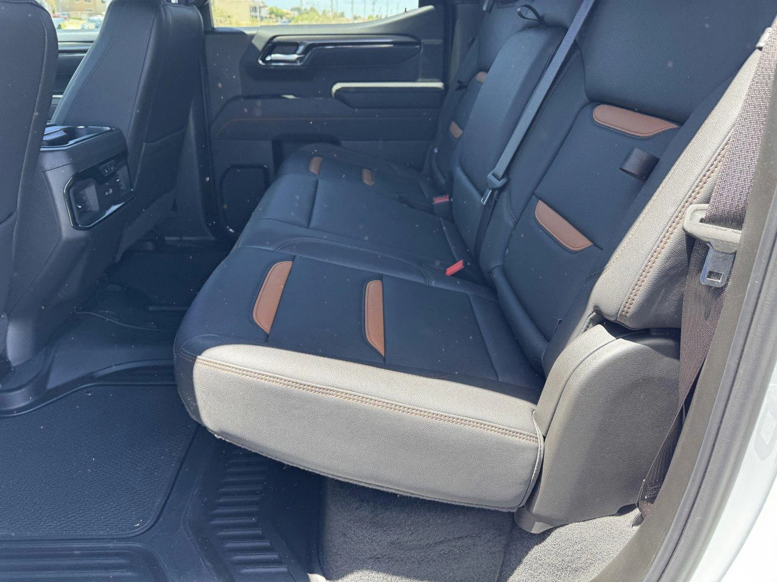 Used 2025 Summit White GMC AT4 image 14