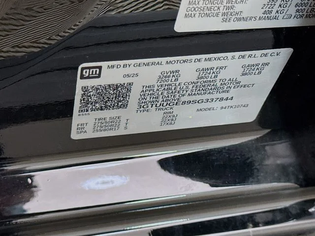 Used 2025 Black GMC Denali image 35