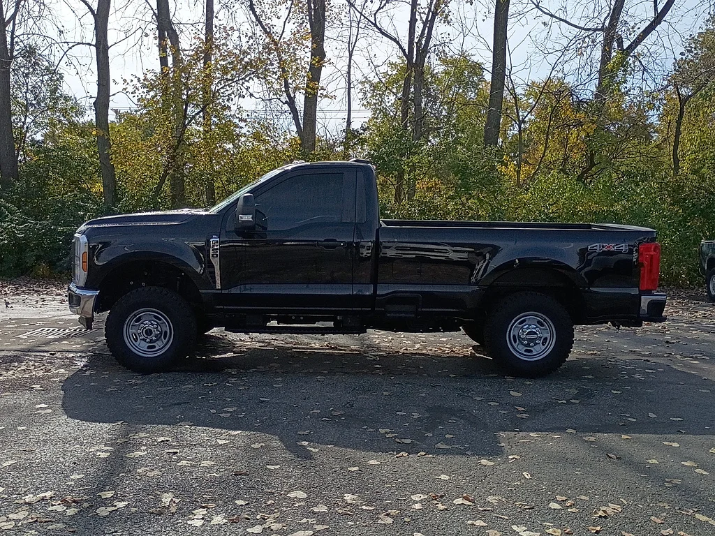 Used 2026 Agate Black Ford XL image 6