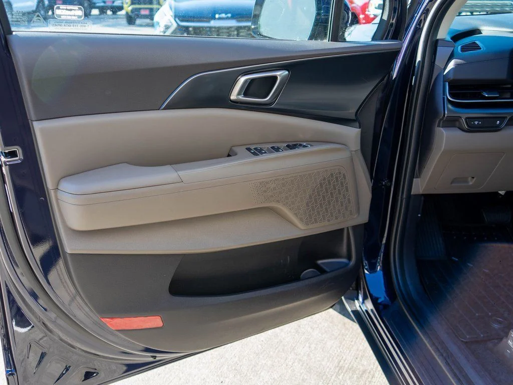 2026 Kia Carnival LXS - Photo 17