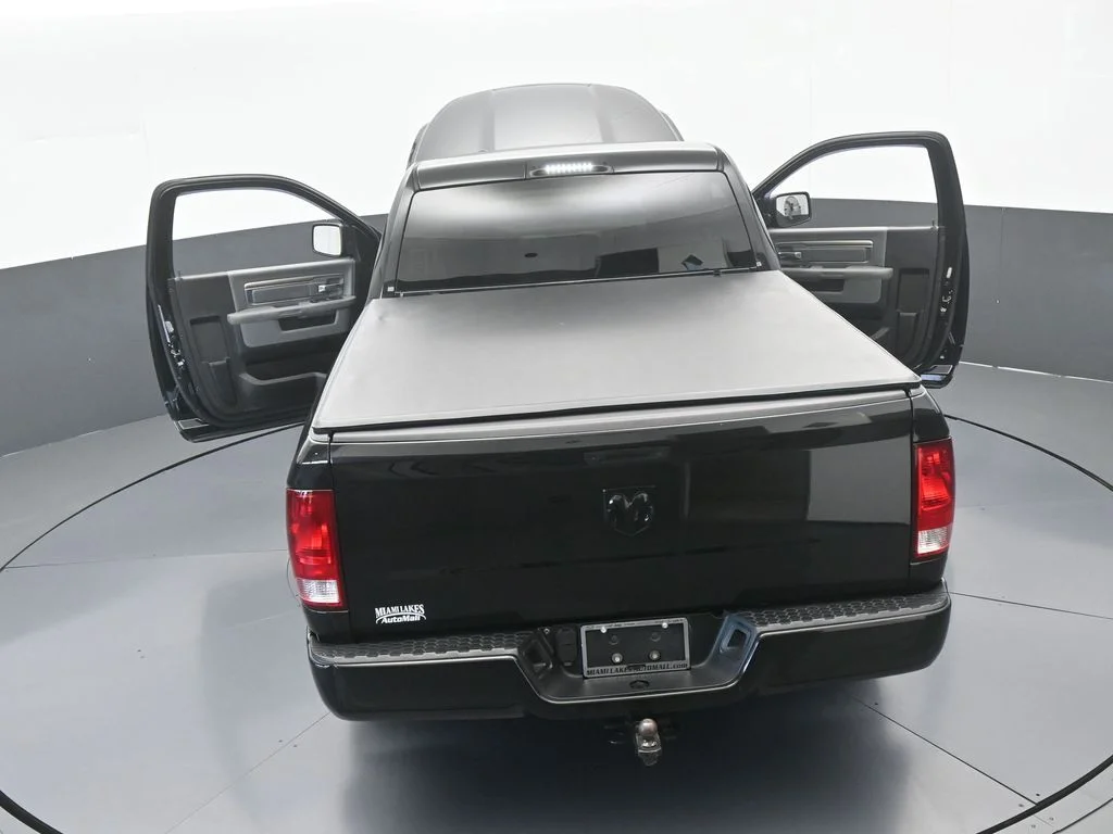 Used 2018 Brilliant Black Crystal Pearlcoat Ram Express image 63