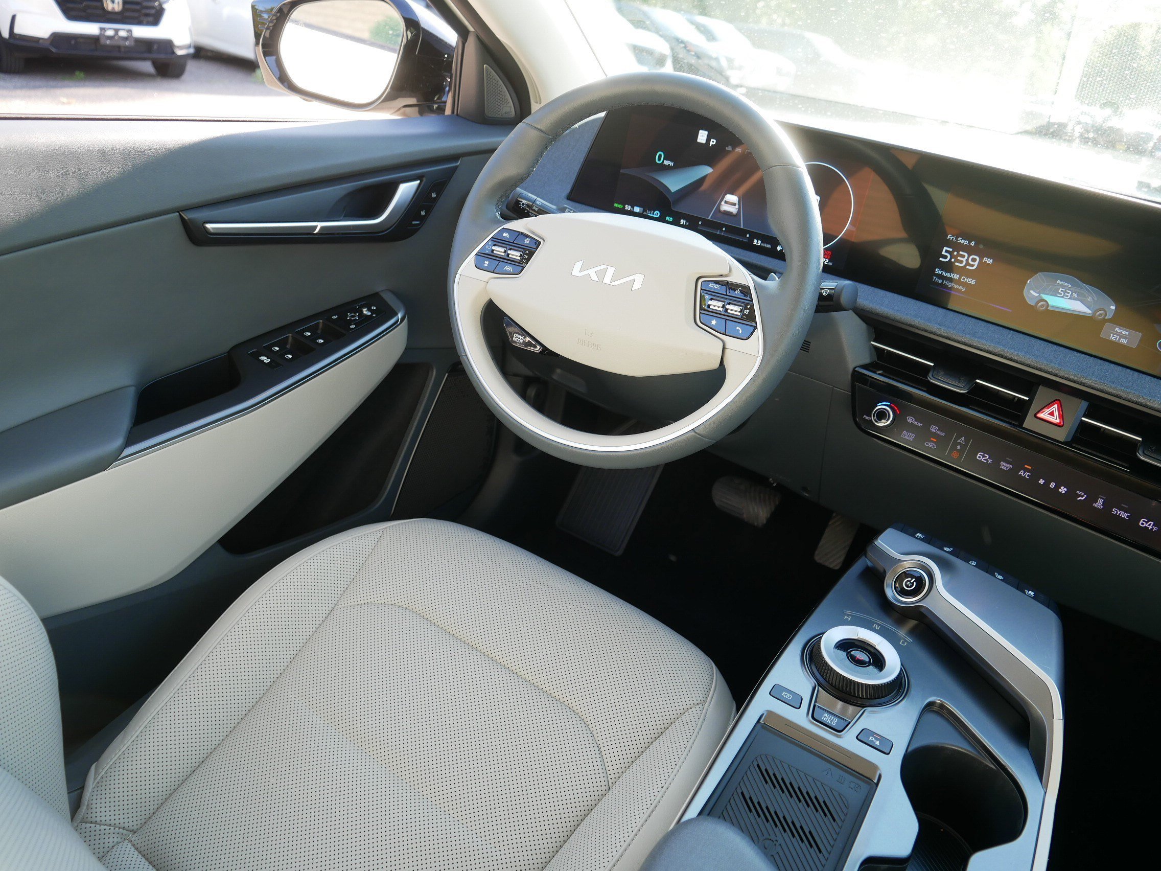 Certified Used 2023 Glacier Kia Wind image 9