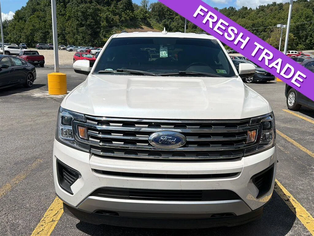 Used 2018 White Platinum Metallic Tri-Coat Ford XLT image 1