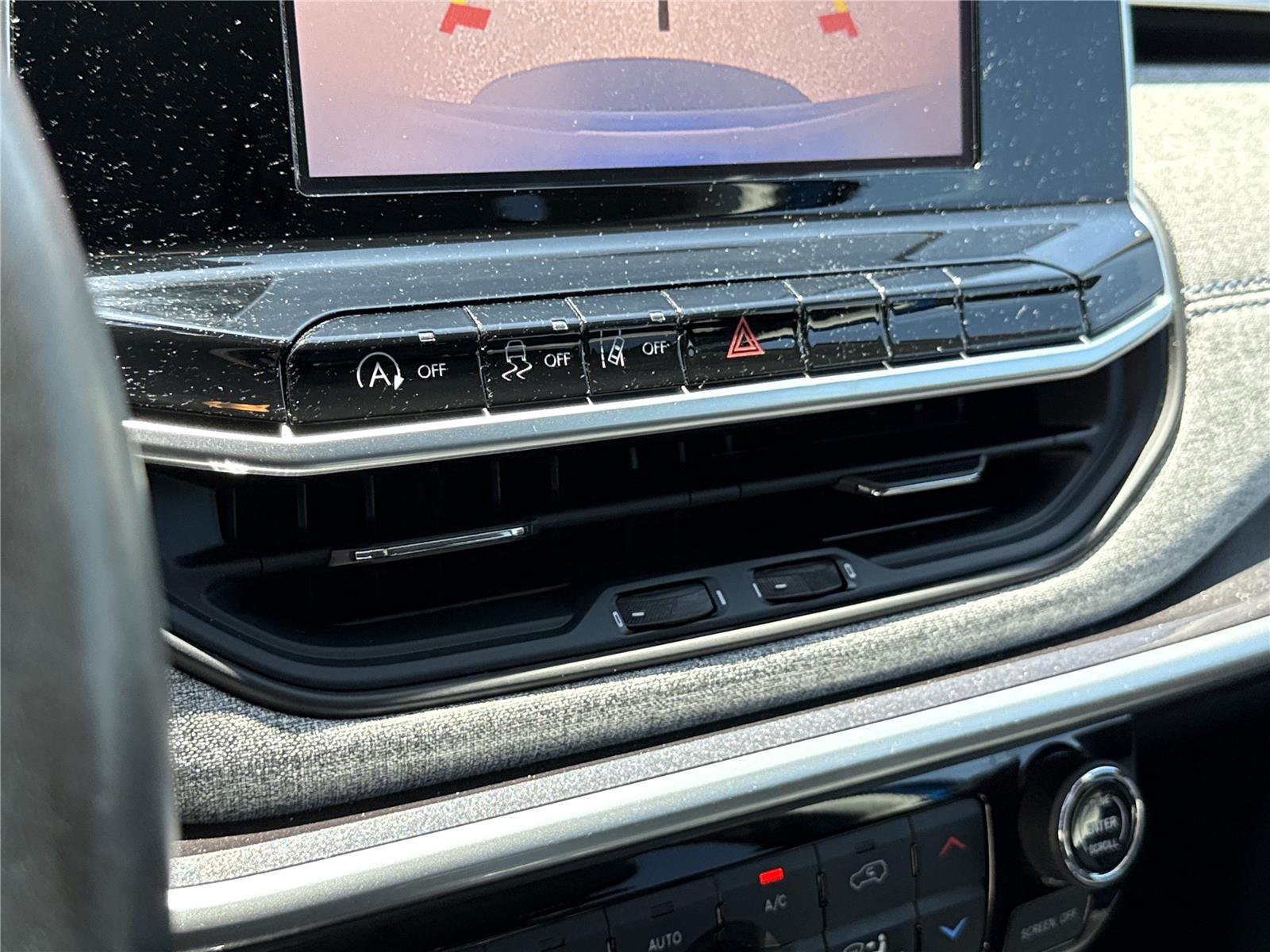Used 2022 Laser Blue Pearlcoat Jeep Latitude image 27