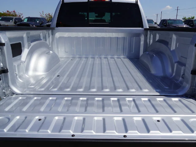 New 2027 Silver Zynith Exterior Paint RAM Express image 16