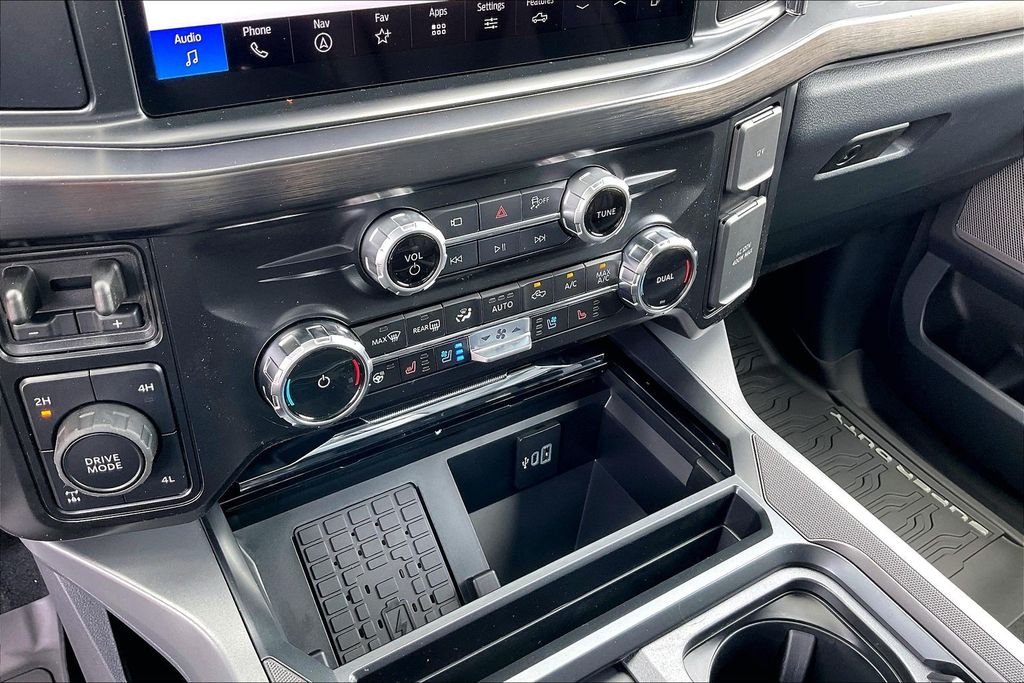 New 2026 Ford Super Duty F-250 Lariat 4D Crew Cab