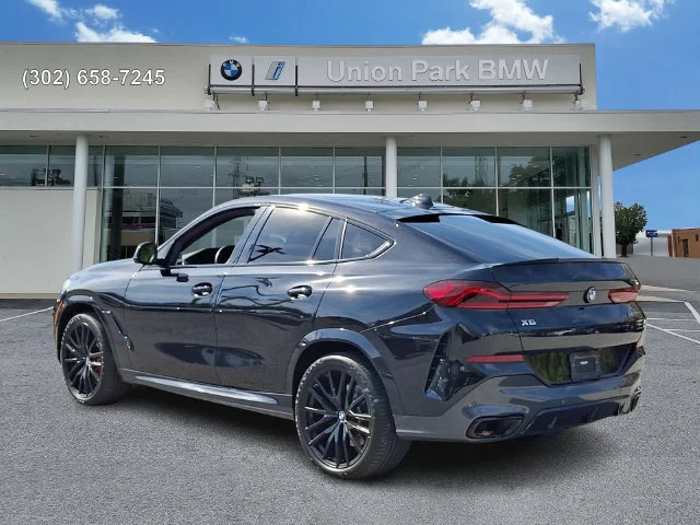 Used 2022 Black Sapphire Metallic BMW M50i image 6