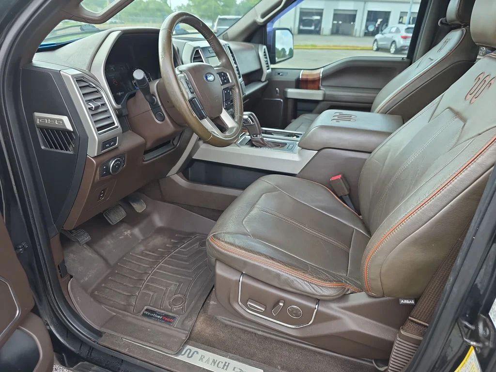 Used 2015  Ford King Ranch image 12