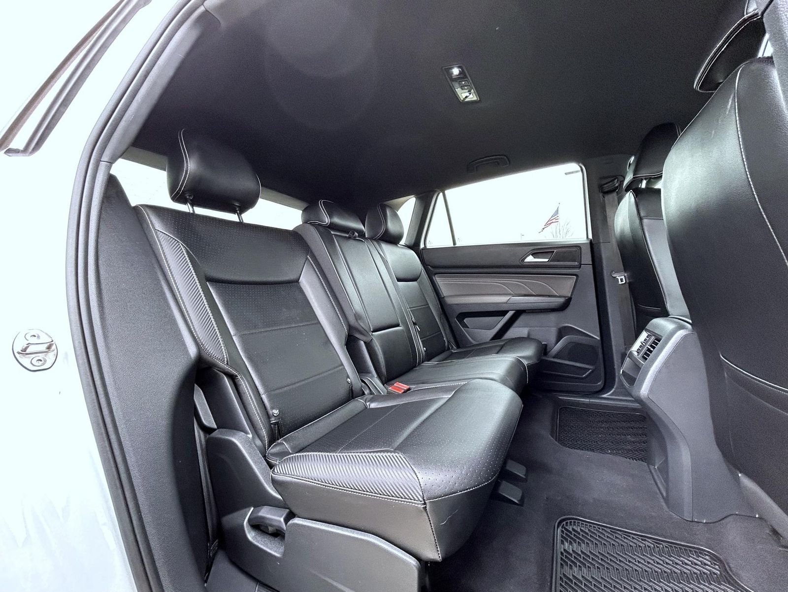 Used 2022 White Volkswagen 3.6L V6 SE w/Technology image 18