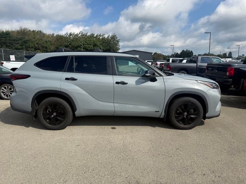 Used 2024  Toyota XLE image 15