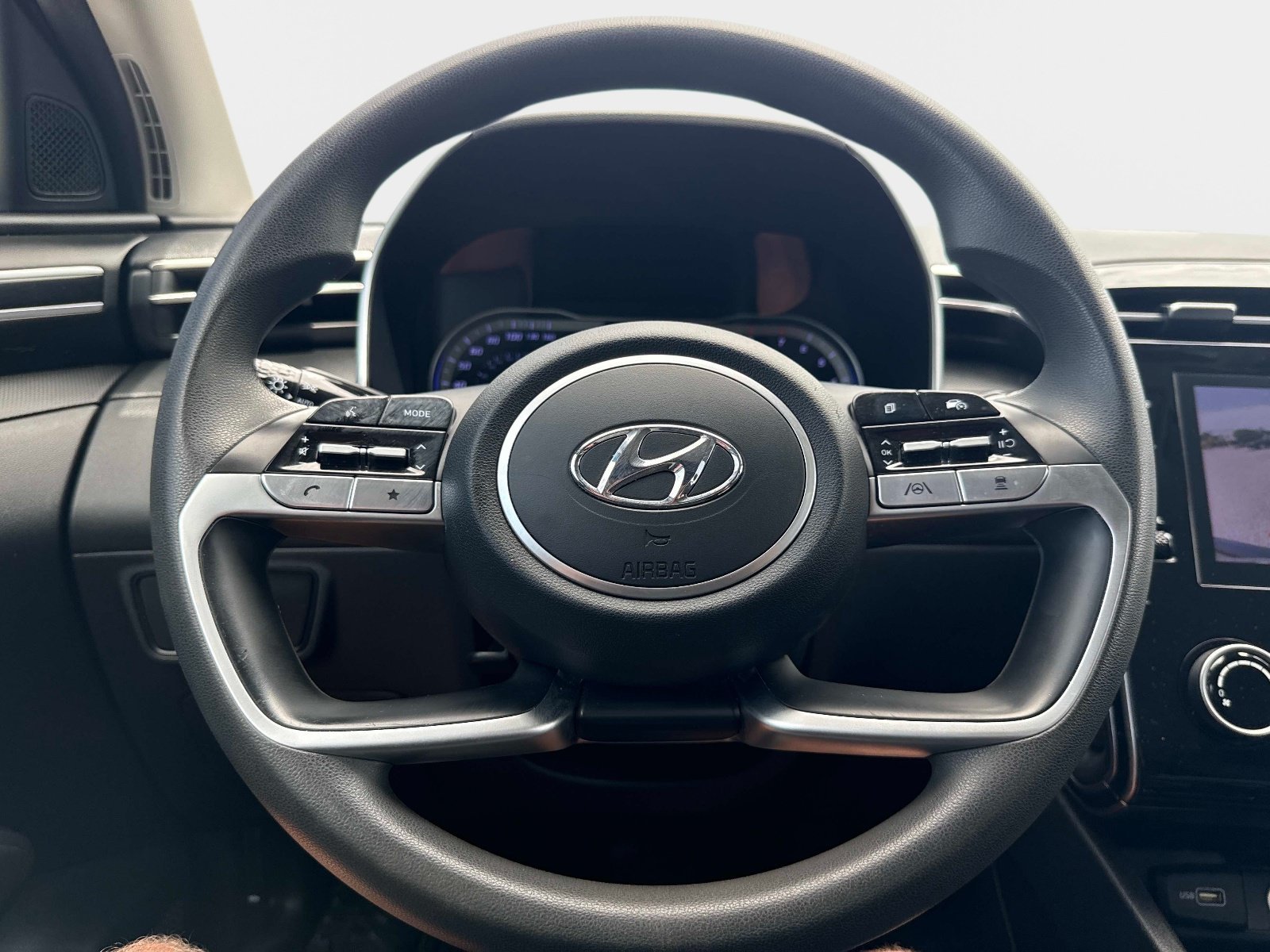 Used 2022 Portofino Gray Hyundai SEL image 25