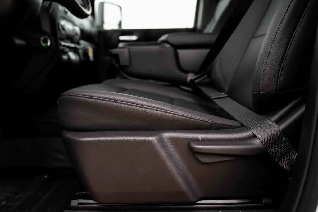 2025 GMC Sierra 2500HD Pro - Photo 13
