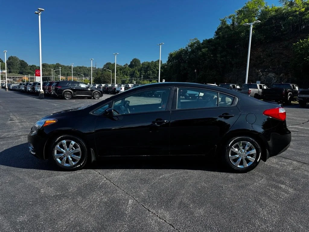 Used 2015  Kia LX image 4