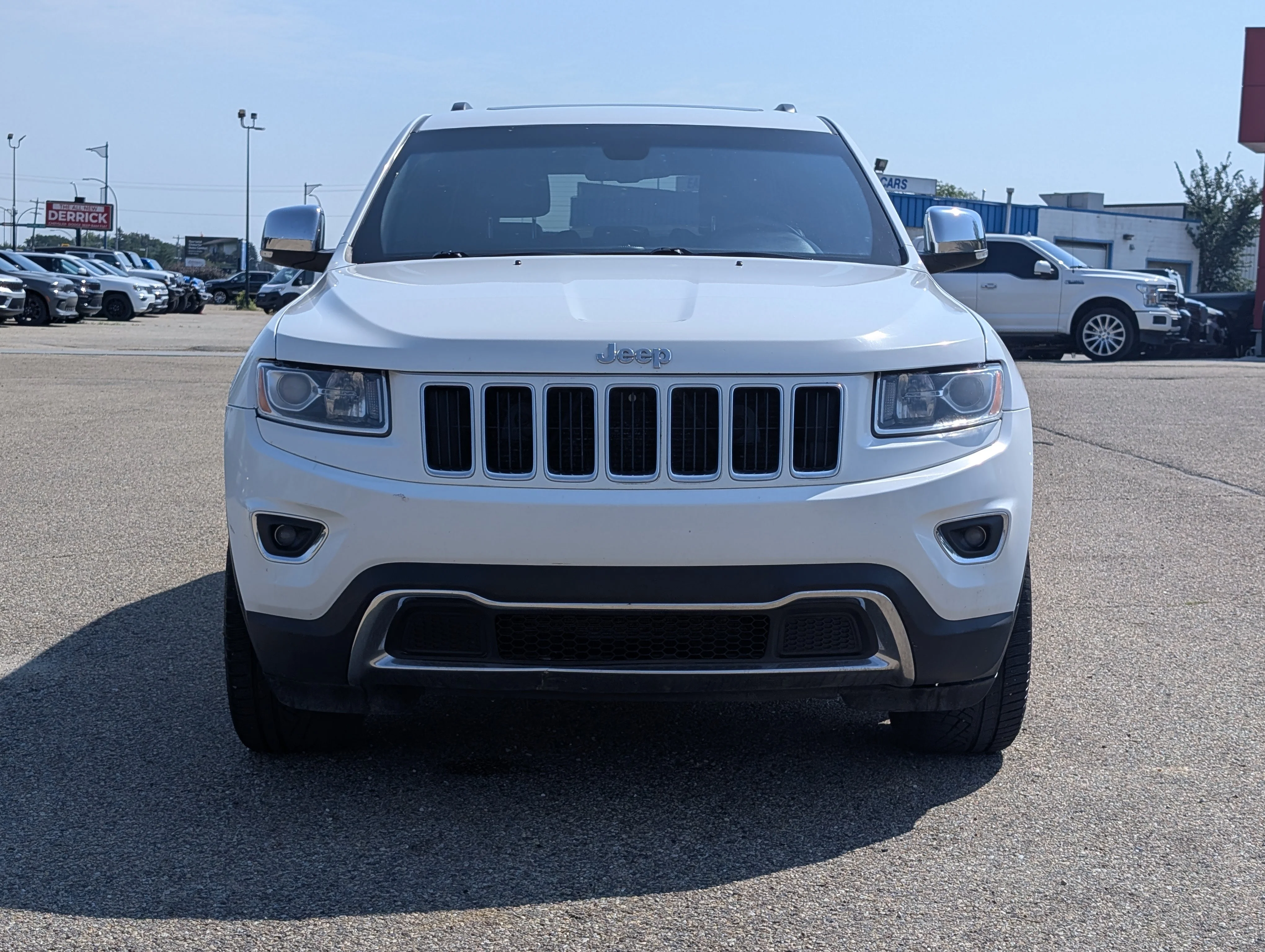 Used 2014 Bright White Clearcoat Jeep Limited image 10