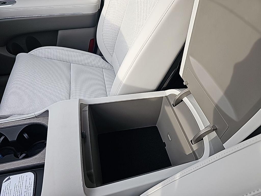 New 2026 Black Hyundai SEL AWD image 26
