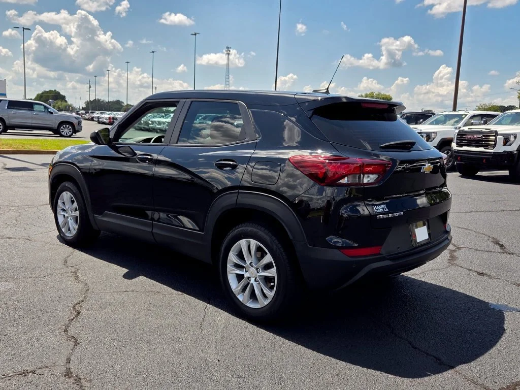 Used 2022 Mosaic Black Metallic Chevrolet LS image 9