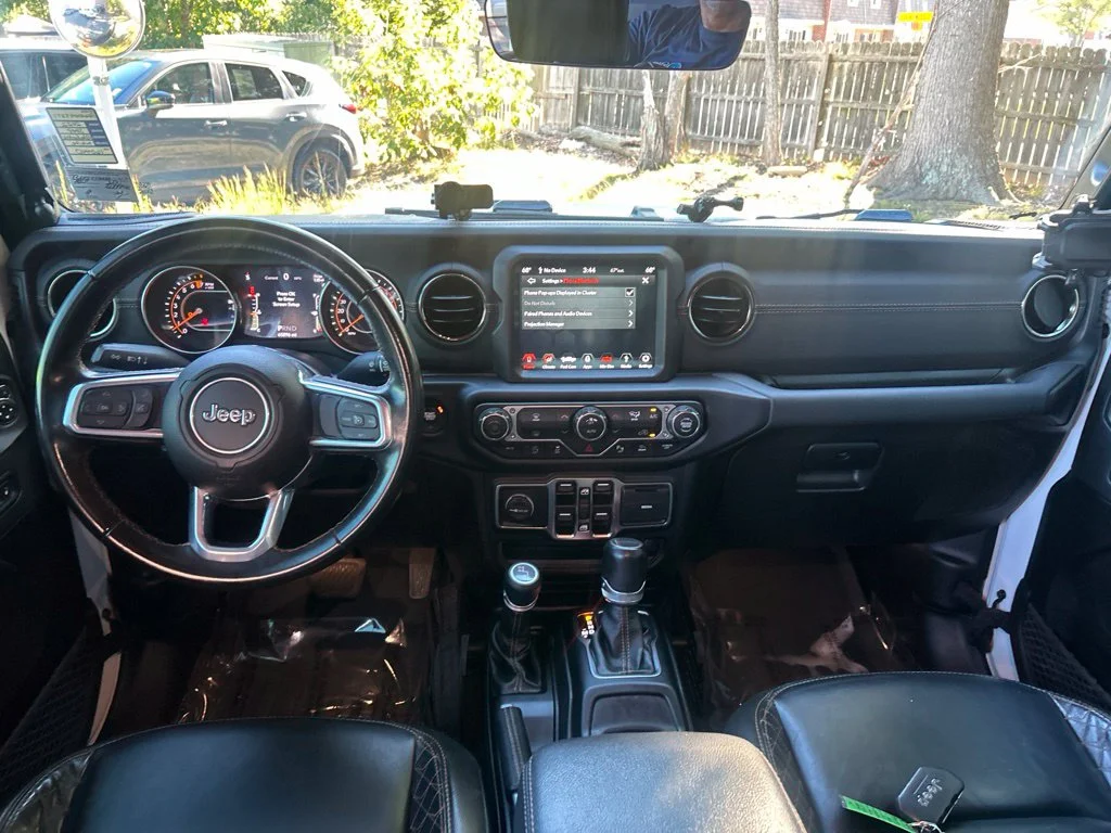 Used 2022 White Jeep Overland image 29