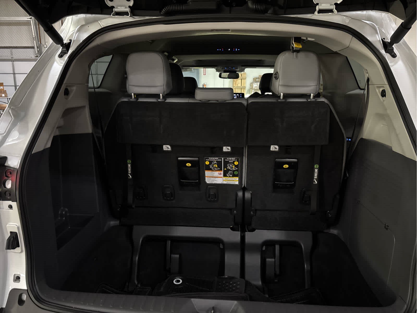 Used 2022 Wind Chill Pearl Toyota XLE image 5