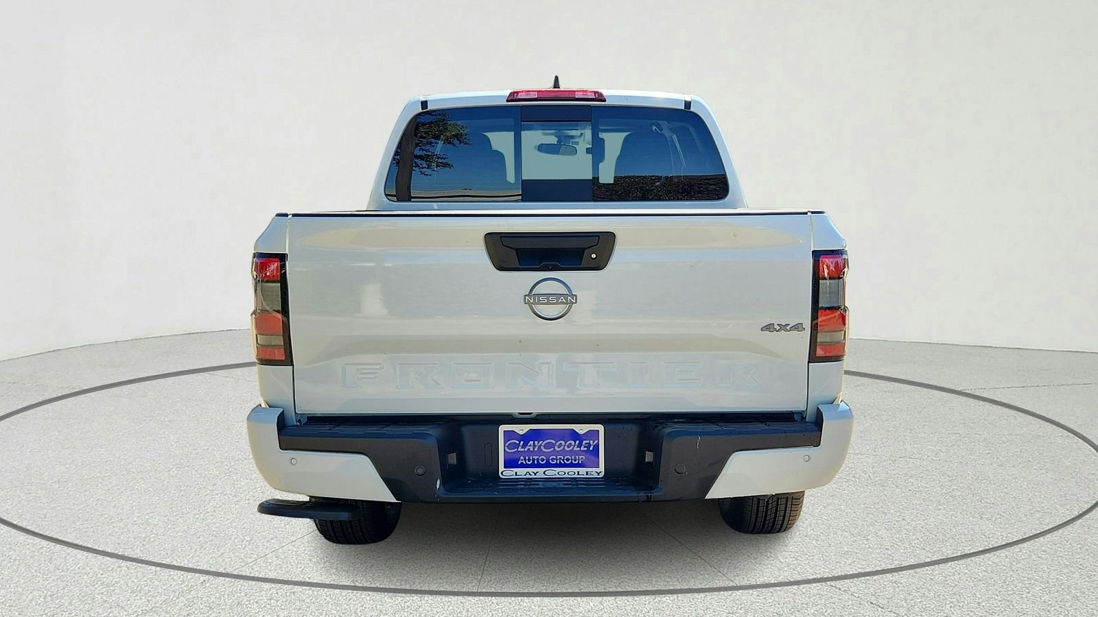 New 2026 Glacier White Nissan Crew Cab SV image 4
