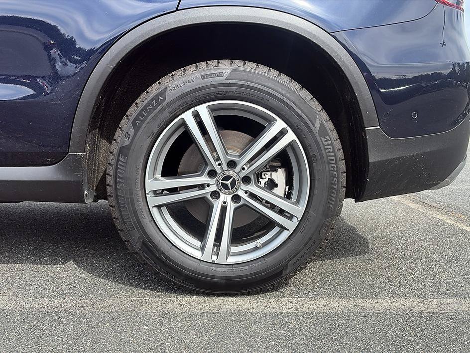 Used 2022 Lunar Blue Metallic Mercedes-Benz GLC 300 image 10