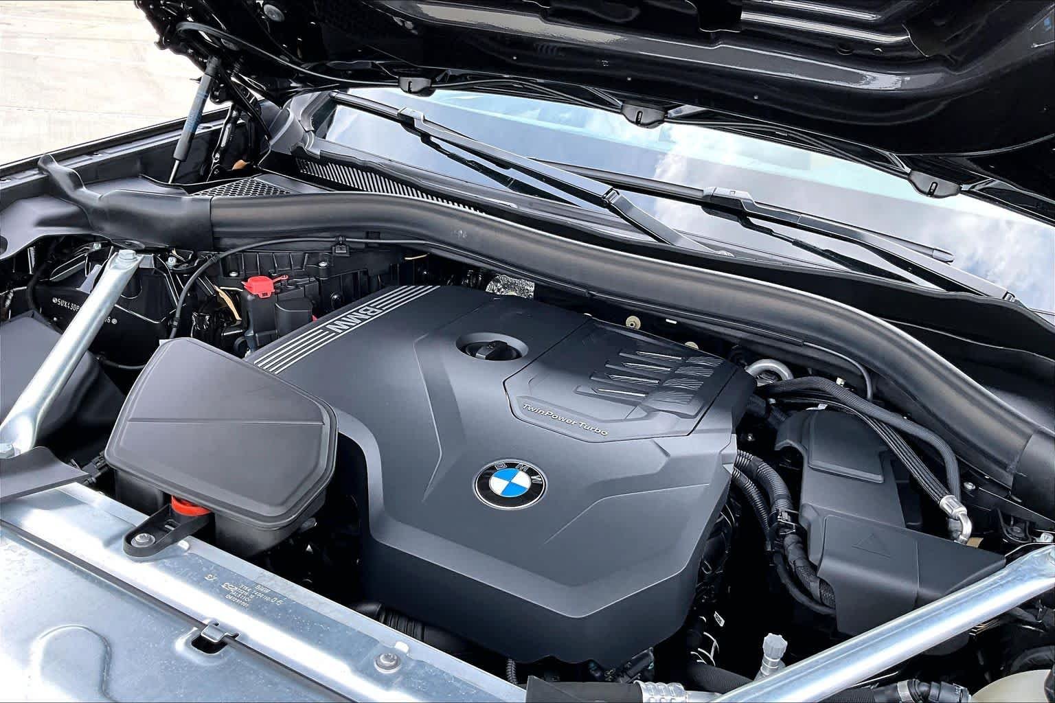 Used 2024 Dark Graphite Metallic BMW sDrive30i image 32