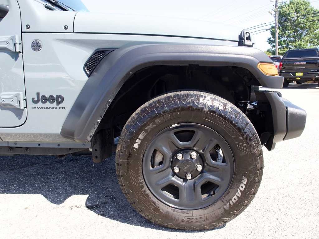 2024 Jeep Wrangler 4-Door Sport - Photo 11