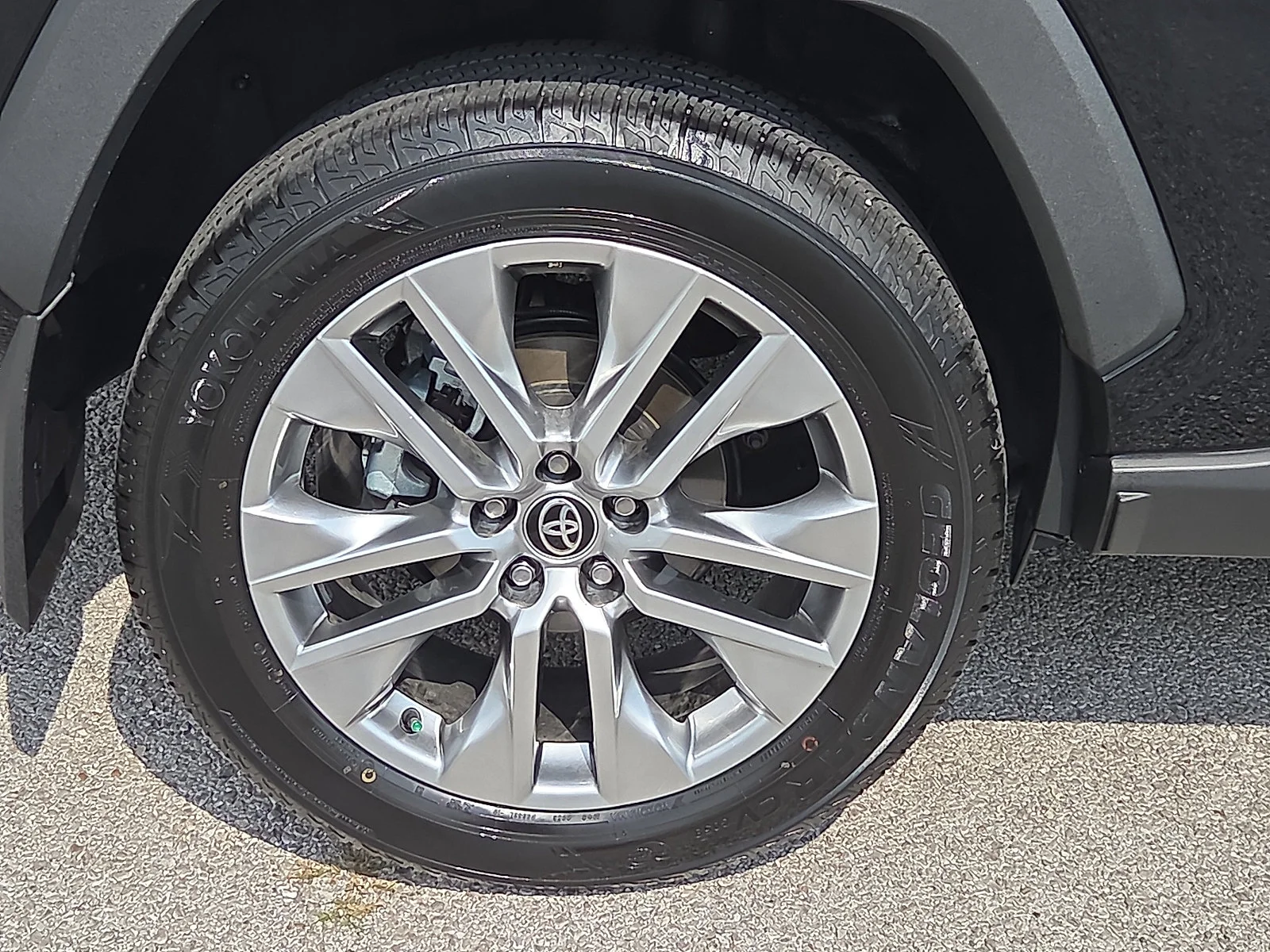 Used 2024 Midnight Black Metallic Toyota XLE Premium image 7