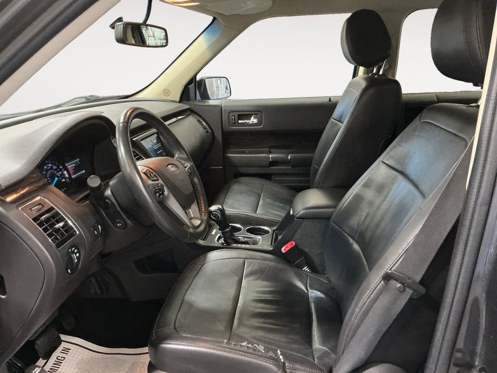 Used 2019 Gray Ford SEL image 10